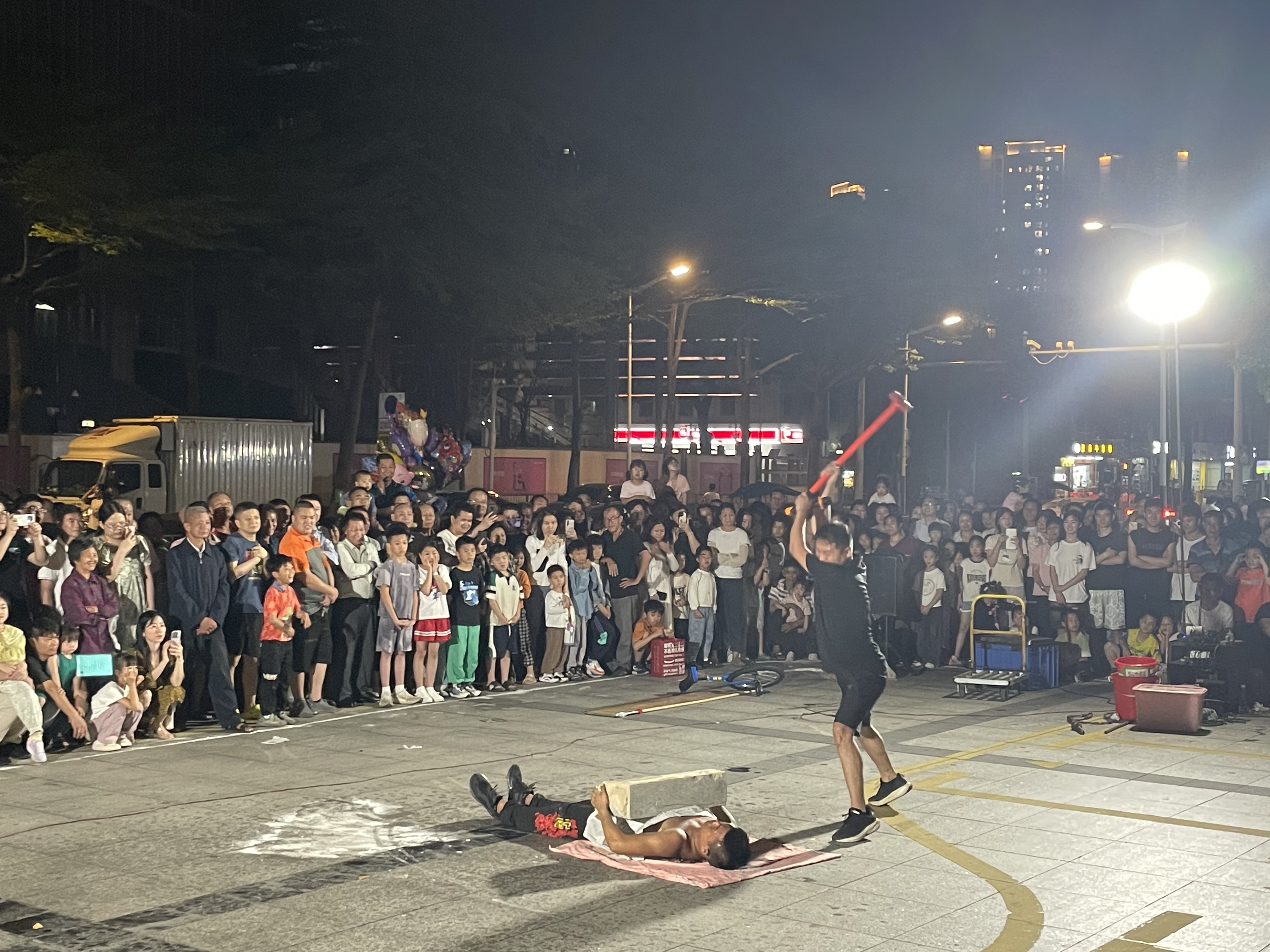 深圳关外还能看到胸口碎大石