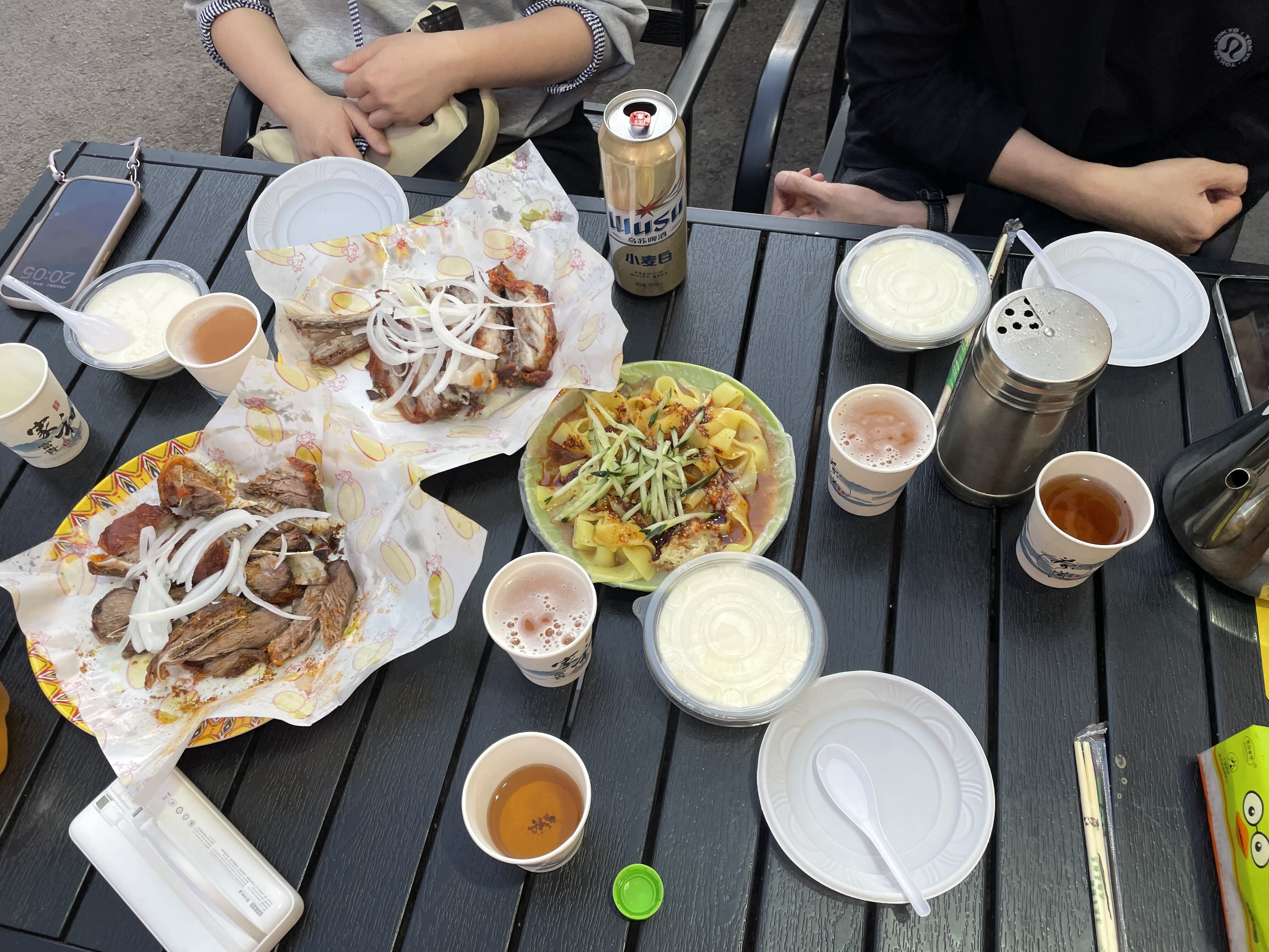 领馆巷美食街艾丽江和田馕坑烤肉店